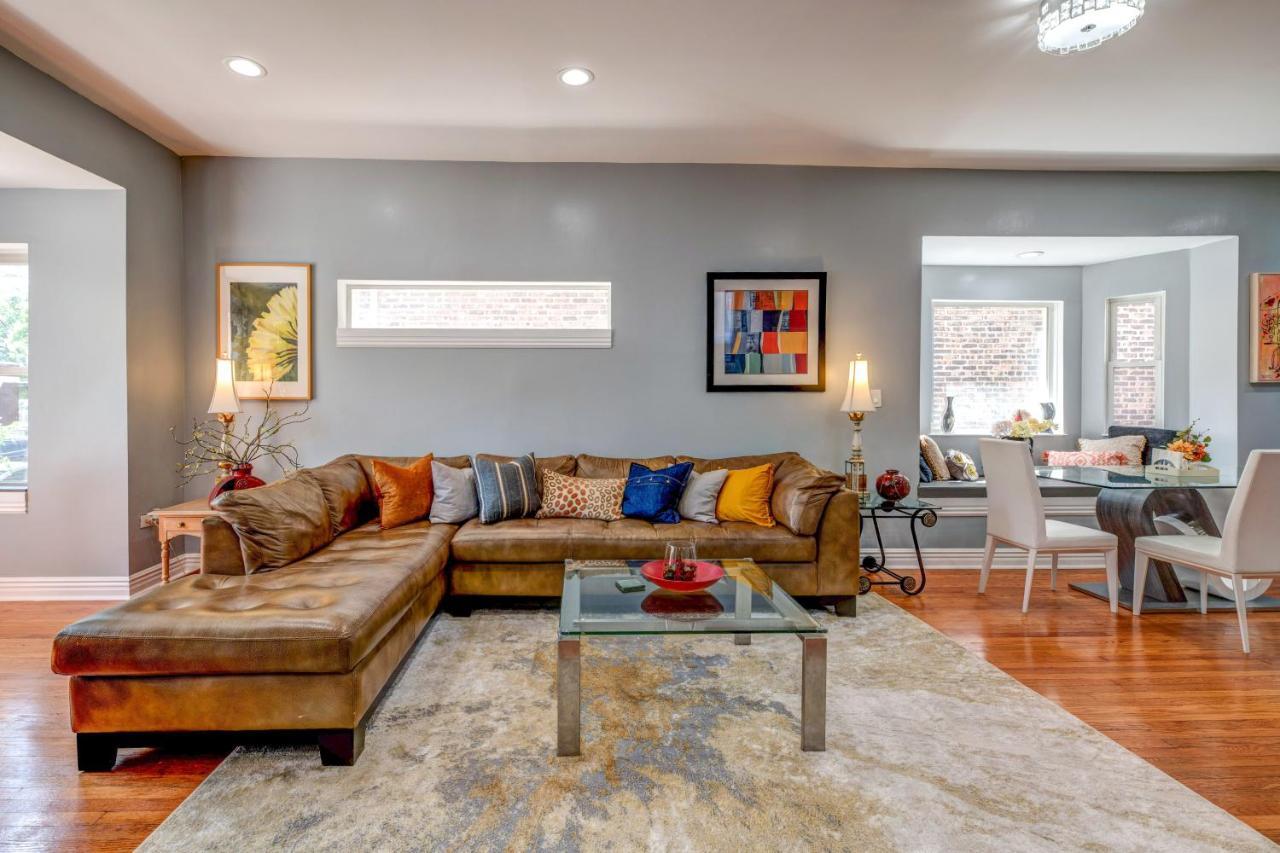 Spacious 5-Br House Near Transit W Parking シカゴ エクステリア 写真