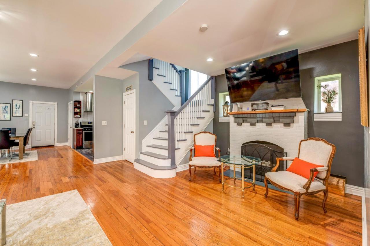 Spacious 5-Br House Near Transit W Parking シカゴ エクステリア 写真