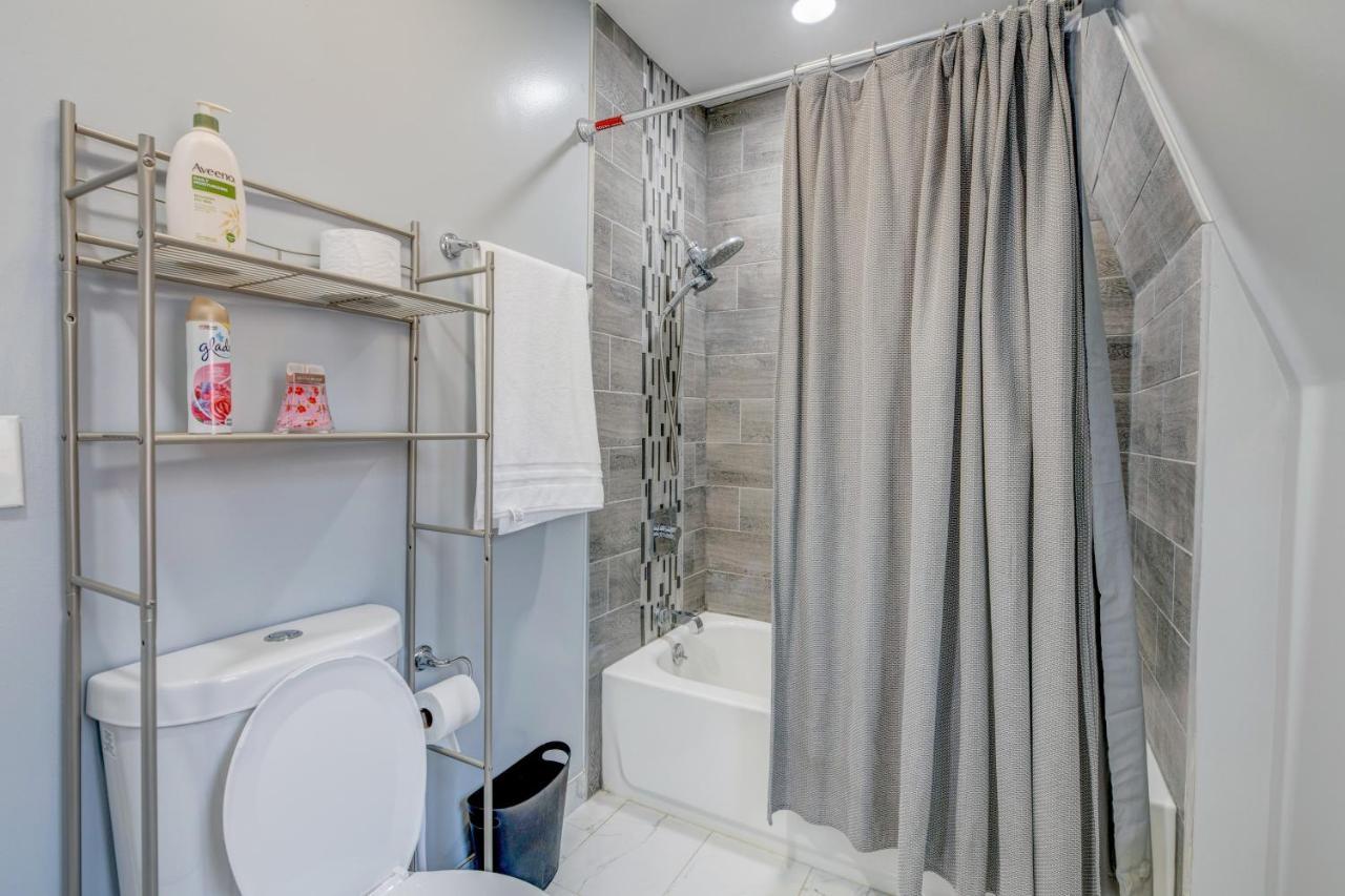 Spacious 5-Br House Near Transit W Parking シカゴ エクステリア 写真